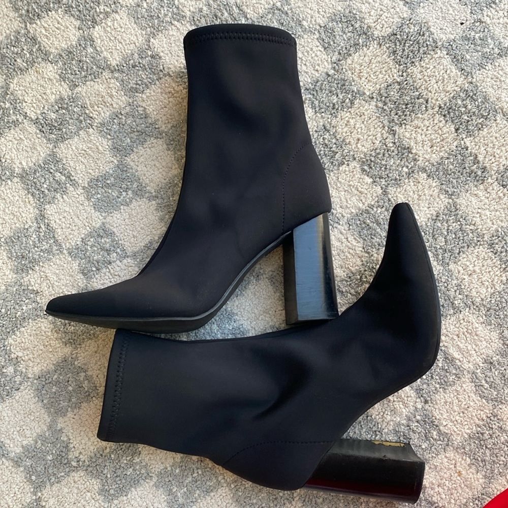 Jeffrey Campbell
Women's Siren Stretch Pointed Toe Booties